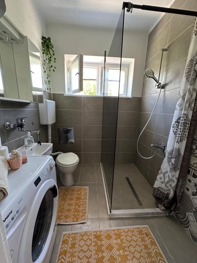 Cosy Family Apartment Marina Kastela Near Airport Kültér fotó