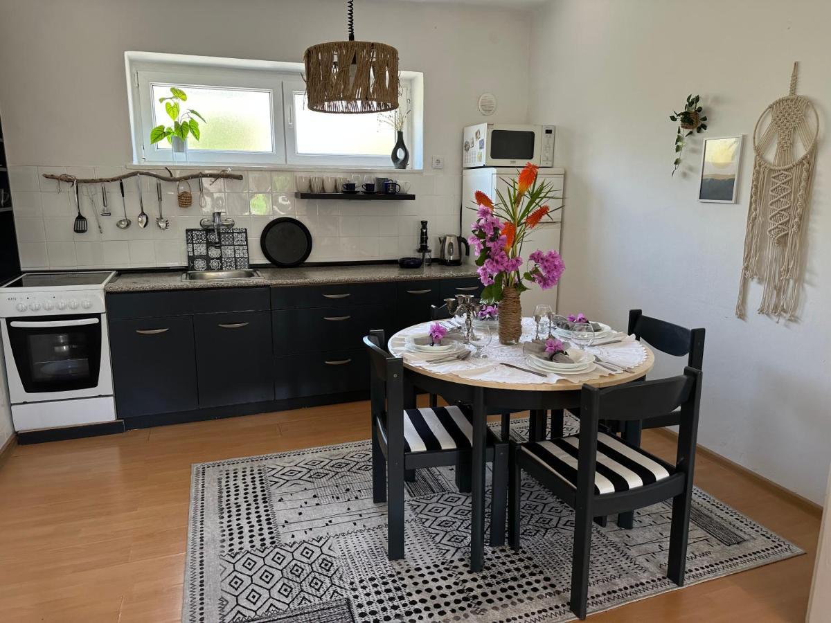 Cosy Family Apartment Marina Kastela Near Airport Kültér fotó